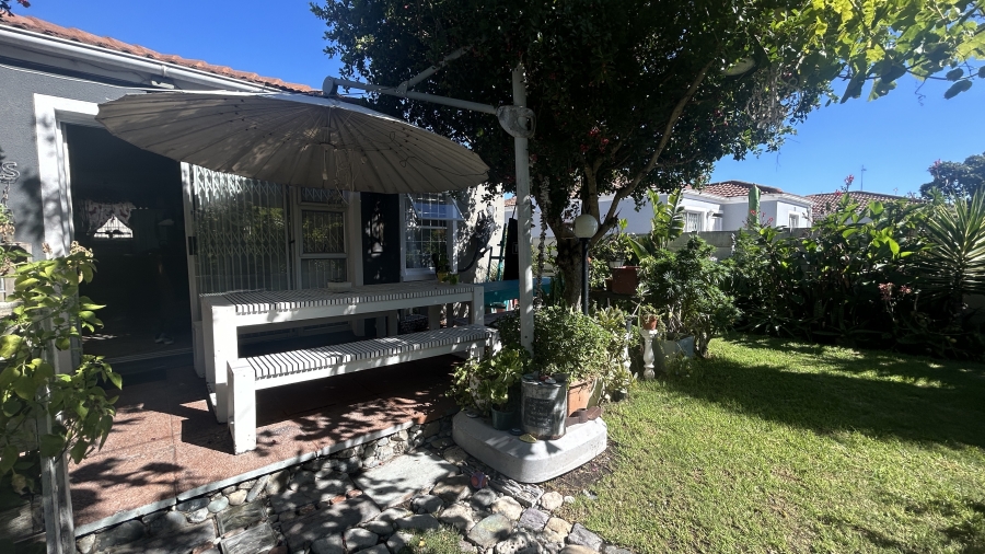 4 Bedroom Property for Sale in Sunningdale Western Cape